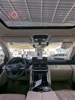 تۆیۆتا لاند کروزەر